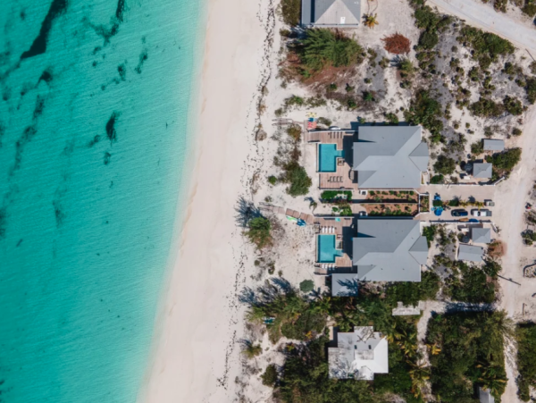 Luxurious Beachfront Villa in Little Exuma - 4-Bedroom Getaway